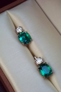 emerald earrings