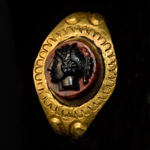 Roman 2nd - 3rd century cameo set in a high karat gold ring