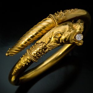 Antique gold lion bracelet