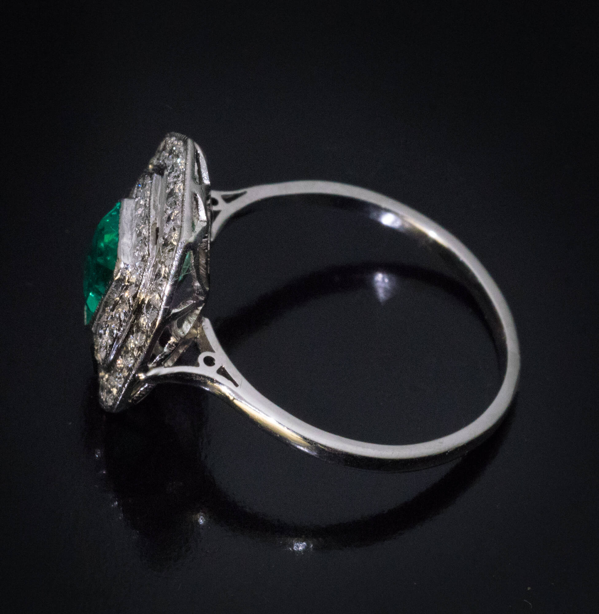 Art Deco Emerald Diamond Platinum Ring 1930s Ref: 750498 - Antique ...