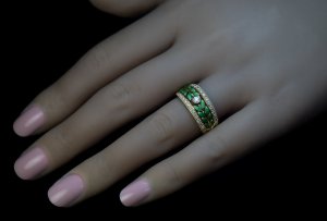 Vintage enamel ring