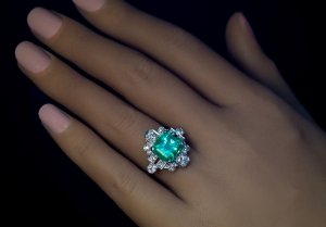 Art Deco vintage emerald ring