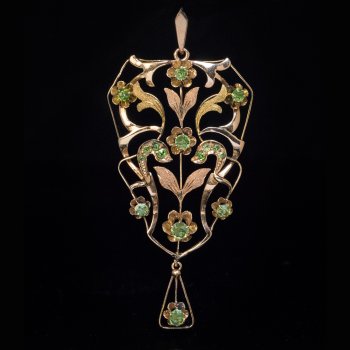 Art Nouveau antique Russian gold and demantoid pendant, Moscow 1908-1917
