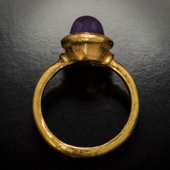 Ancient Byzantine gold and amethyst ring