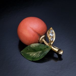 Vintage coral pendant