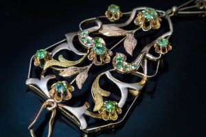 Art Nouveau gold jewelry