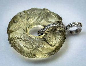 Chinoiserie pendant from Art Deco era