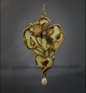 Art Nouveau enamel necklace pendant