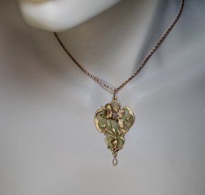 Art Nouveau jewelry
