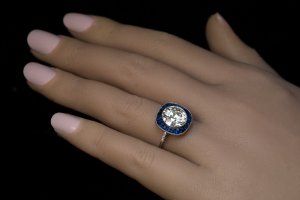 Art Deco diamond engagement ring
