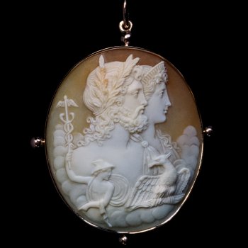 Antique shell cameo and gold 19th century pendant
