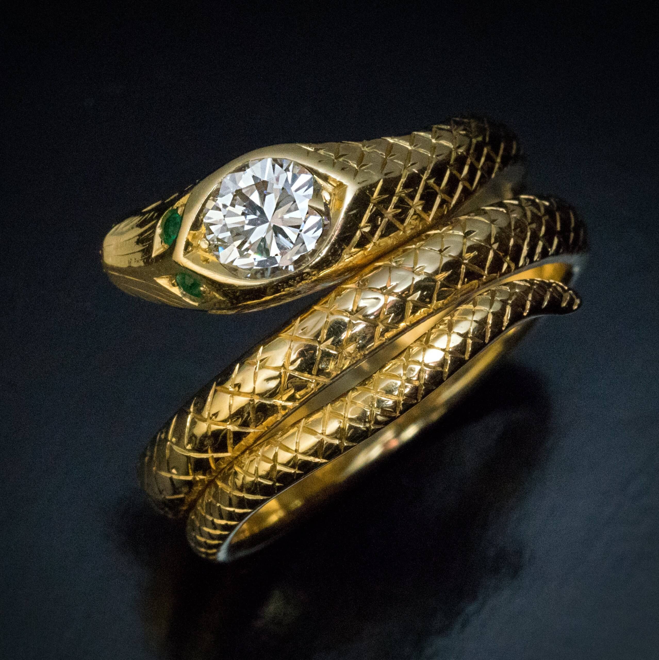 Vintage snake ring with emerald eyes, 14k yellow gold – Victorious
