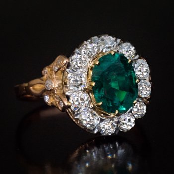 Colombian emerald antique ring