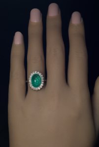 Cabochon cut emerald ring
