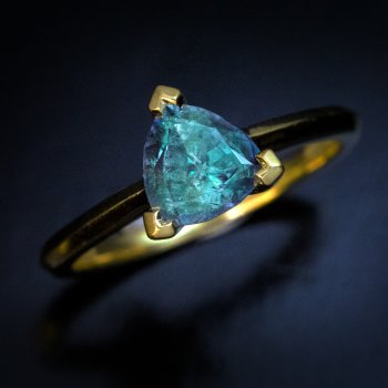 Very rare 1.32 ct Russian Alexandrite engagement ring