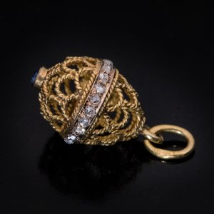 Antique Russian egg pendant