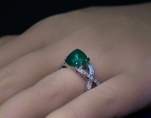 Zambia emerald ring - sugarloaf cabochon cut emerald