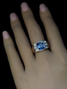 Vintage sapphire ring