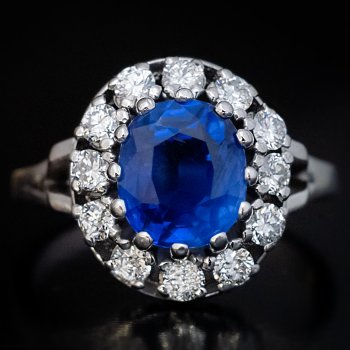 Unheated 2.90 ct Ceylon sapphire engagement ring