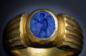 Ancient Roman gold ring