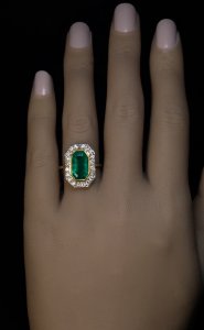 Vintage emerald ring