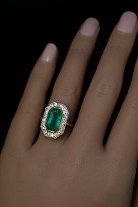 Vintage emerald ring