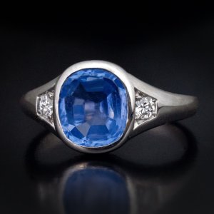 Vintage sapphire ring