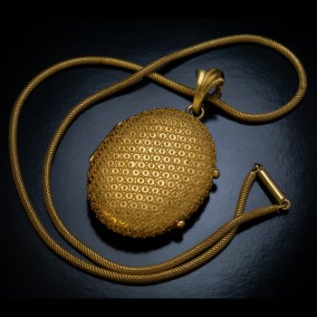 Antique gold locket necklace c. 1870