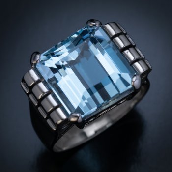 Vintage aquamarine ring