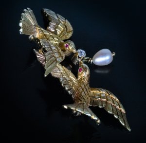 Vintage gold bird brooch