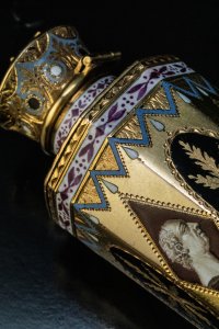 Antique Louis XVI gold and enamel scent bottle