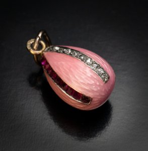 Antique Russian enamel egg pendant attributed to Faberge