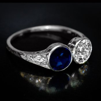 Toi et Moi vintage sapphire and diamond engagement ring