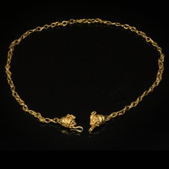 Ancient Greek gold necklace c. 400 BCE