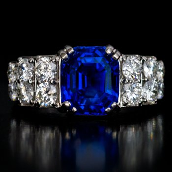 Royal blue Burma sapphire ring