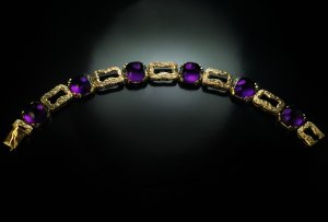 Vintage cabochon cut amethyst gold bracelet