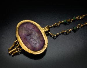 Ancient amethyst intaglio necklace