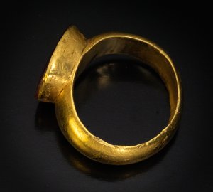 Ancient gold ring 1st century BC - 1st century AD