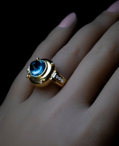 BOUCHERON rings