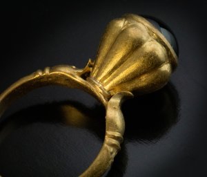 Medieval gold ring