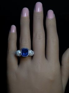 Vintage Art Deco no heat sapphire ring