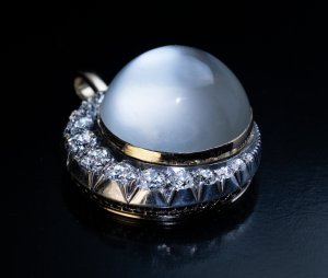 Antique moonstone jewelry