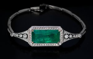 Antique Art Deco emerald bracelet