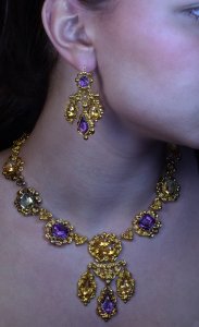 Early 19th century gold parure