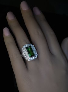 Green tourmaline and diamond platinum ring