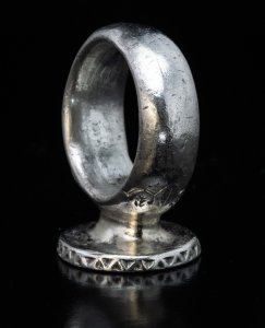 Medieval signet ring