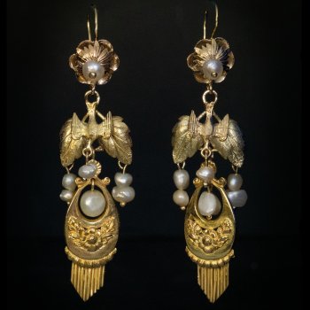 Napoleonic era jewelry - antique gold earrings